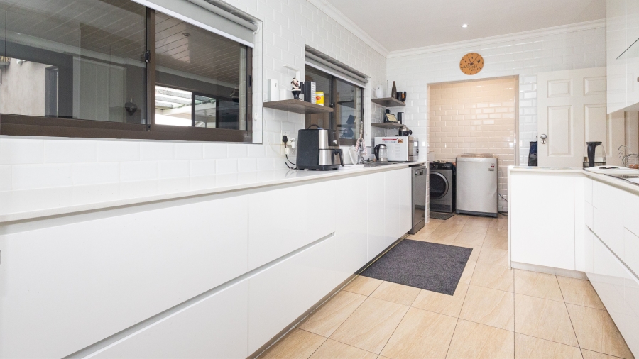 3 Bedroom Property for Sale in Panorama Western Cape